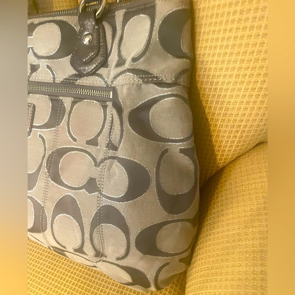 Coach Poppy Signature C Gray - GUC - Picture 4 of 11